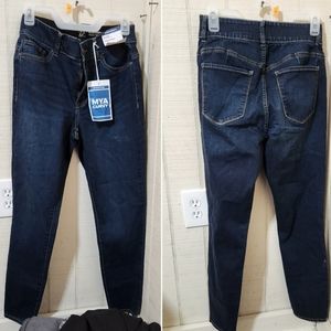 Mya Curvy Super Skinny Jeans